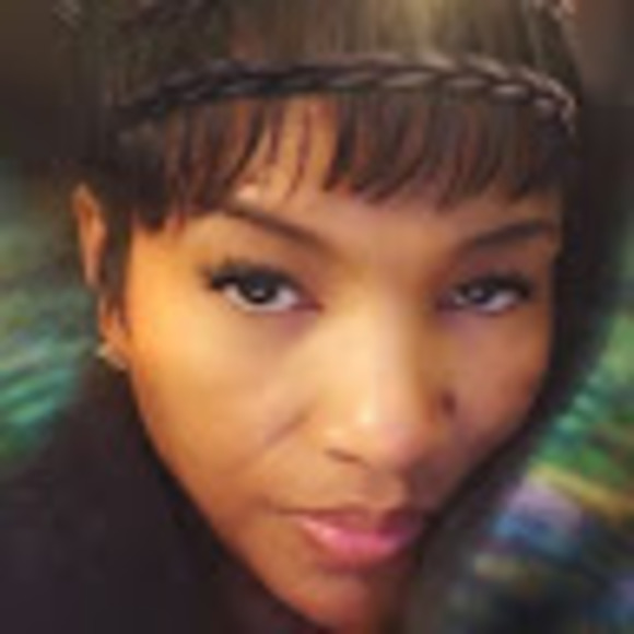 Meet your Posher, Jaye - Picture 1 of 1